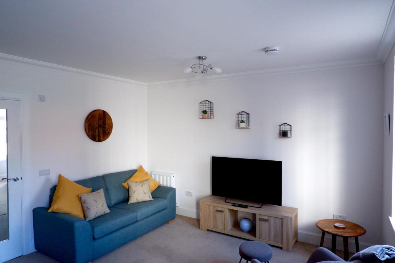 No 7 Quiet, Two Bedroom Ground Floor Flat In Tornagrain Great For Early Airport Departures Or Late Flights Dalcross 외부 사진
